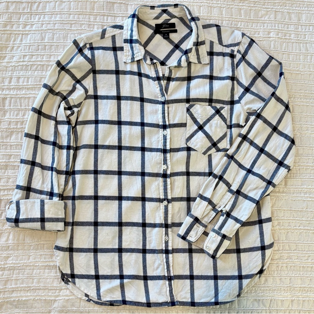 J. Crew Classic Navy and Cream Checkered Flannel Shirt 100% Cotton 8